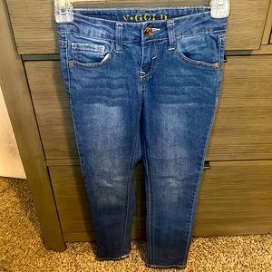Girls Size 7 Jeans Brand “V Gold” adjustable waist band light denim
